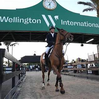 Horse Show Style Guide | How to Wear D-Ring Belts - Throwback to 2011