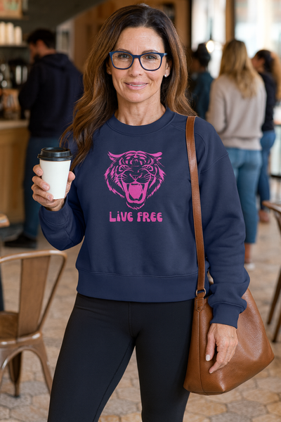 Live Free Sweatshirt — Women’s Tiger Graphic Cropped Pullover