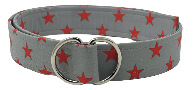 Grey cotton D-ring belt with bold red star print and silver metal buckle